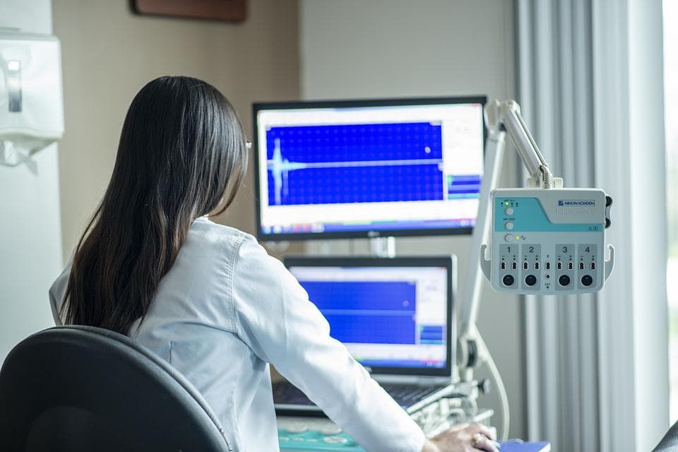6 Benefits of Laboratory Information Management System (LIMS)