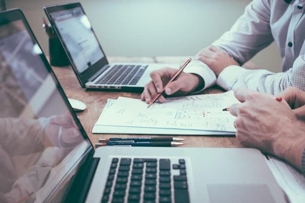 The AI Takeover in Finance: From Automated Trading to Personalized Banking