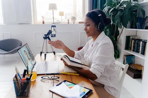 The Benefits of Using School Management Software for Online Educators