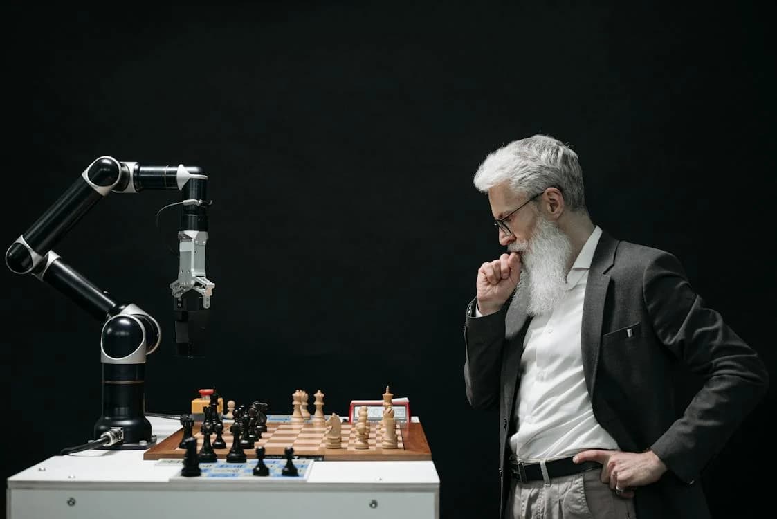 6 Clever Ways to Use AI Tools to Help Manage Your Hectic Life